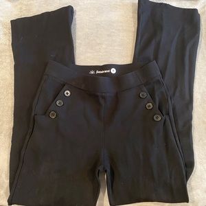 Betabrand medium 2 pocket dress pants with 3 button design on each pocket.